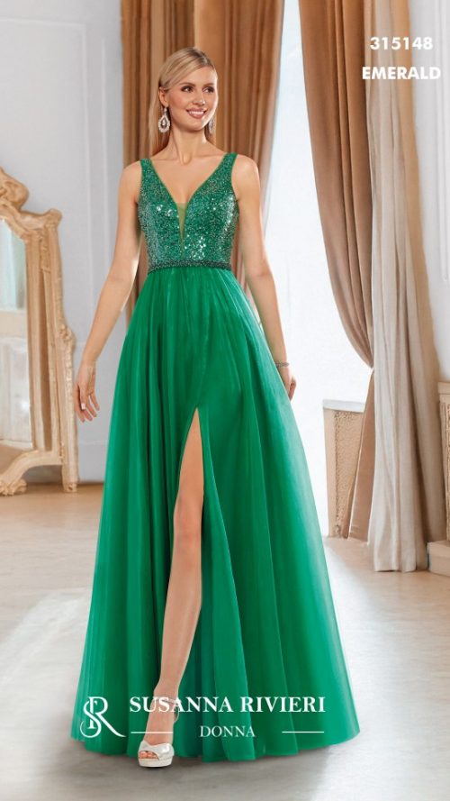 Vestido verde con falda tul y cuerpo detalles de brillo