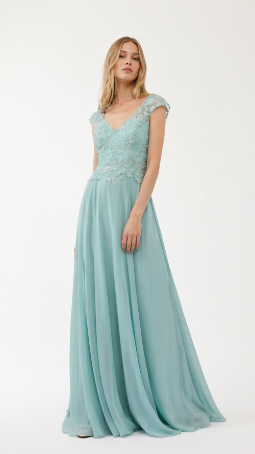 Vestido de fiesta en encaje con cristales incrustados y falda de gasa.