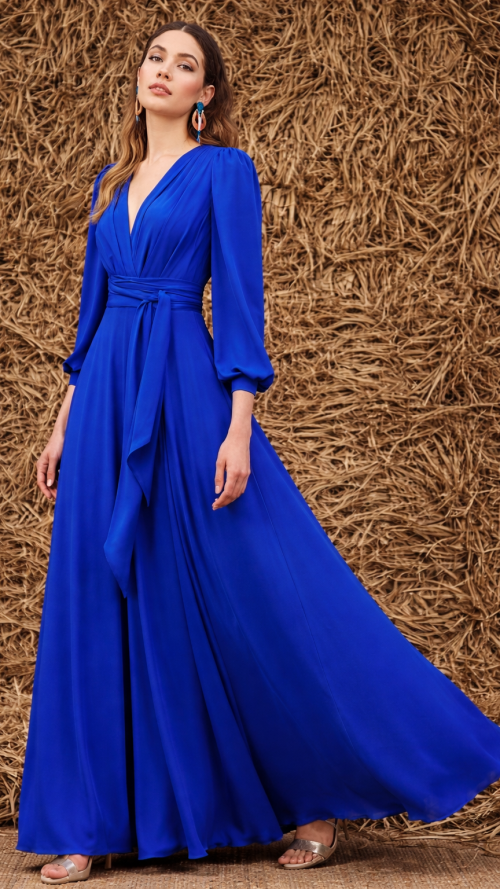 Vestido largo de fiesta camisero de gasa.