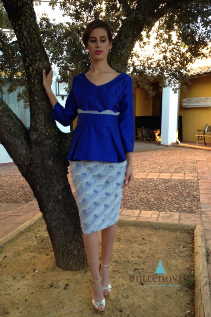 Conjunto de top y falda con encaje en color azul