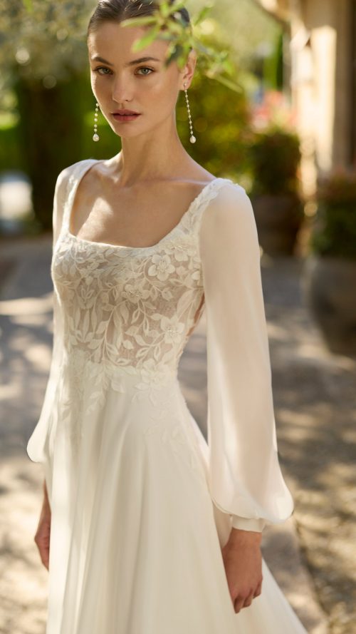 traje de novia con mangas desmontables