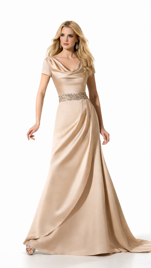 Vestido Largo de Madrina o invitada  en Color Champán.