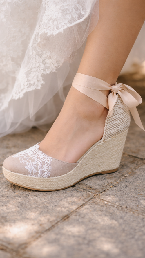 Cuñas o Alpargatas de Novia Cerrada en color arena