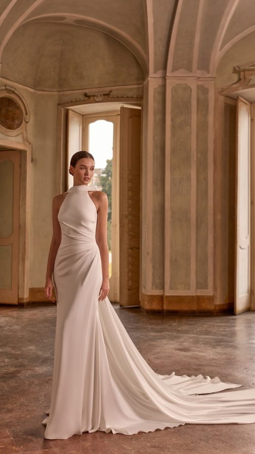 Un vestido liso y sencillo